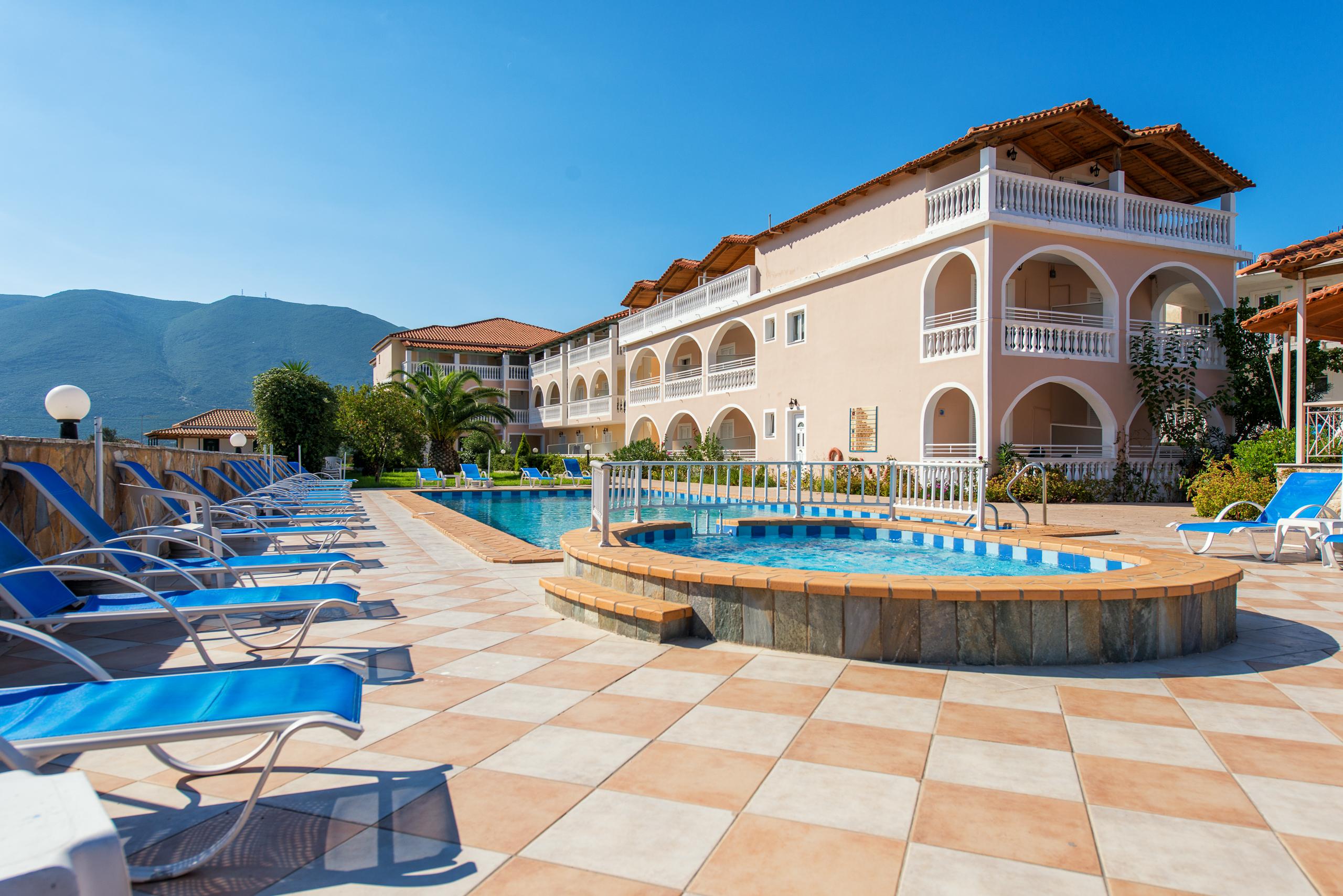 Hotel Plessas Palace Alykanas  Esterno foto